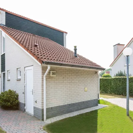 Villa in Arcen with Sun Shower & Garden