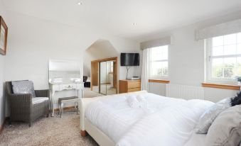 Greenknowes Entire Private Estate