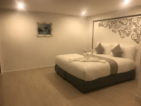 ห้องซูพีเรียร์ เตียงใหญ่ 1 เตียง