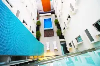 Nu Hotel - piscine