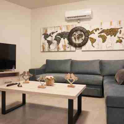 Theo & Ms Apt - 2 Beds - Garden - Parking - Wifi Others
