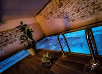 La Grange des Frangines Hotels in Marboz