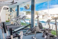 Royal Plaza Hotel فنادق في Kinnerot