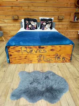 Domaine RÊVES ETOILÉS Отели в г. Ландерно