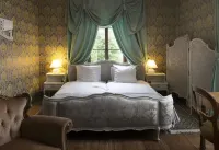 Au Vieux Manoir Hotels in Monthey