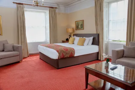 Best Western Henbury Lodge Hotel Отели рядом с достопримечательностью «Badminton School»