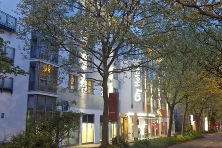 City Hotel Fortuna Reutlingen Отели в г. Энгстинген