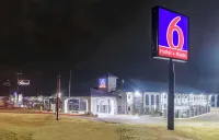 Studio 6 Suites Brenham, TX