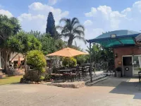 Petra Lodge โรงแรมในอีเดนเวล