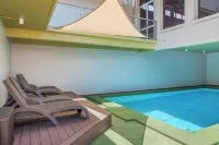 Stay at Alice Springs Hotel - Pools