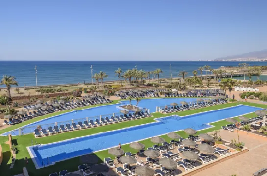 โรงแรม Cabogata Beach