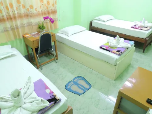 Nay Chi Linn Hotel Hotel a Pathein