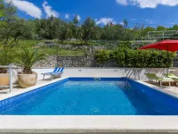 Nira - piscine