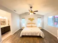 High Ceiling & Amazing backyard & family Kids friendly