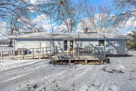 The Pine House: a cozy home for you & yours!