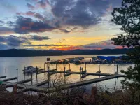 Executive Suite with Luxurious Kitchen and Free Wi-Fi - Charming Oasis Hotel di Coeur D'Alene