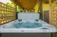 Surf Shack on DuneWay-EV Charger & steps to Beach!