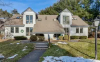 Scenic Golf Course Views and Quechee Club Access - Charming Retreat