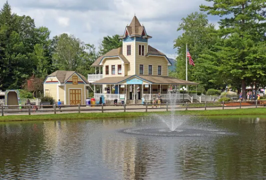 Stunning Mountain Views and Cozy Retreat - Charming Family Haven