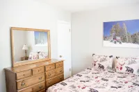 Wood-Burning Fireplace and Spectacular Views - Charming Ski Haven