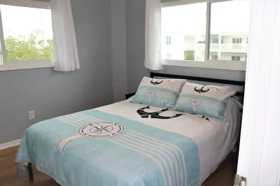 Great house and dock with close access to the Atlantic OceanVACA-23-415 Отели рядом с достопримечательностью «Seven Mile Bridge»