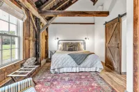 Gorgeous Barns and Farmhouse Kitchen - Stunning Rustic Retreat