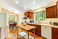 Newer, dog-friendly home at the forest's edge with patio & WiFi - near downtown