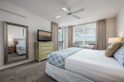 Spectacular Beach Views and Oasis Pool - Luxurious Gulf-Front Retreat Hotels in der Nähe von Northwest Florida State College