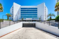 Beachfront Atrium Condo - Oceanview, Pool, Hot Tub, Jacuzzi