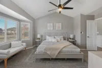 Spacious Entertainment Dream Home 6 BR Sleeps 20