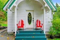 Fairytale Cottage with a Lovely Meadow Setting, Patio & WiFi - Walk to KVI Beach