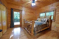 Hot Tub, Game Room and WiFi Access - Cozy Retreat Hotels in Mineral Bluff