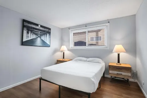 Fully Furnished with Parking and Washer Dryer - Charming Cozy Retreat