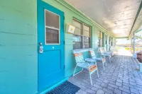 Beach-Side Pool and Tropical Courtyard - Stunning Coastal Retreat