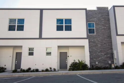 Private Pool and Spacious Living Areas - Stunning Townhouse Retreat Hotels in Loughman