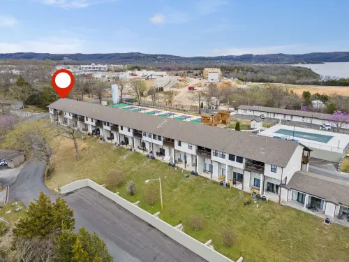 Community Pool and Pickle-Ball Court Access - Charming New Condo Hotels in Kimberling City