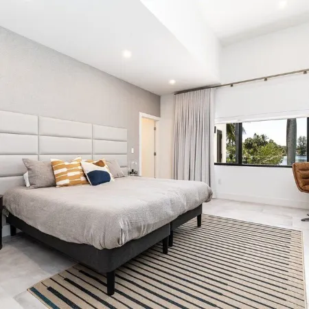 Modern Waterfront Paradise with Heated Pool - Near the Beach & Aventura Mall!