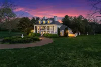 Pool -   ! 15 minutes to downtown Nashville! Hotel in zona Chaffin's Barn Dinner Theater