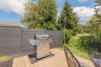 Sunset Alley Cottage - Cozy 3-bedroom cottage with WiFi, AC in charming Beulah