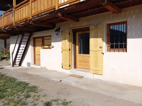 Beautiful 6-bed apartment on the ground floor of a chalet. 維拉爾敍爾多龍酒店