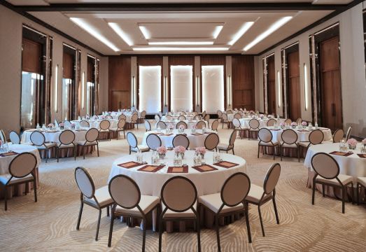 The Lana - Dorchester Collection 로비