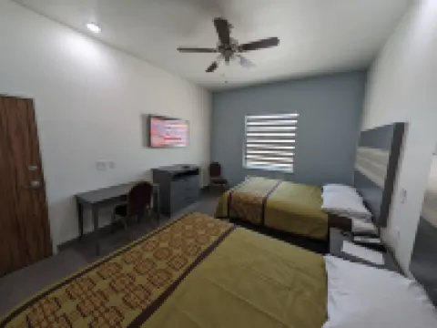 Texas Bungalows Hotel and Hotel Que at I35 Austin Pflugerville