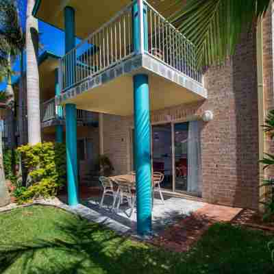 Beaches Serviced Apartments Hotel Exterior