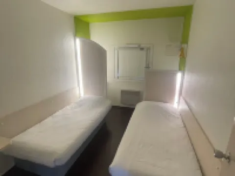 ยูนิโซเทล โบลเลเน เอ็กซ์ ฟอร์มูล 1 โรงแรมในBollene