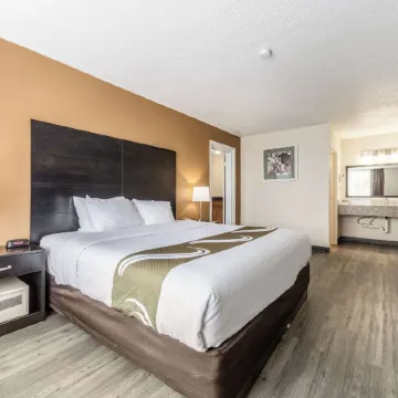 Quality Inn & Suites Vandalia Near I-70 and Hwy 51