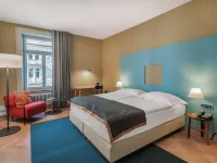 Alma Hotel - Boutique hideaway by the lake with rooftop and ladies-only wellness Отели рядом с достопримечательностью «Зеефельд»