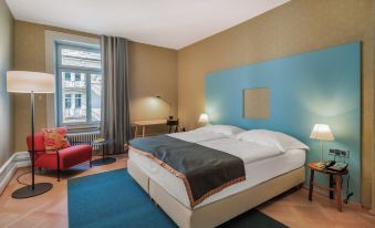 Alma Hotel