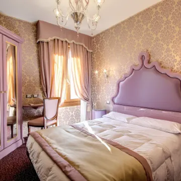 Domus Cavanis Hotels near Grand Canal