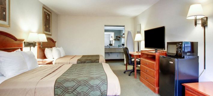 Econo Lodge Inn & Suites Hotels in Harrison County