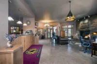 Flying Saddle Resort and Steak House Hotel a Alpine Northwest